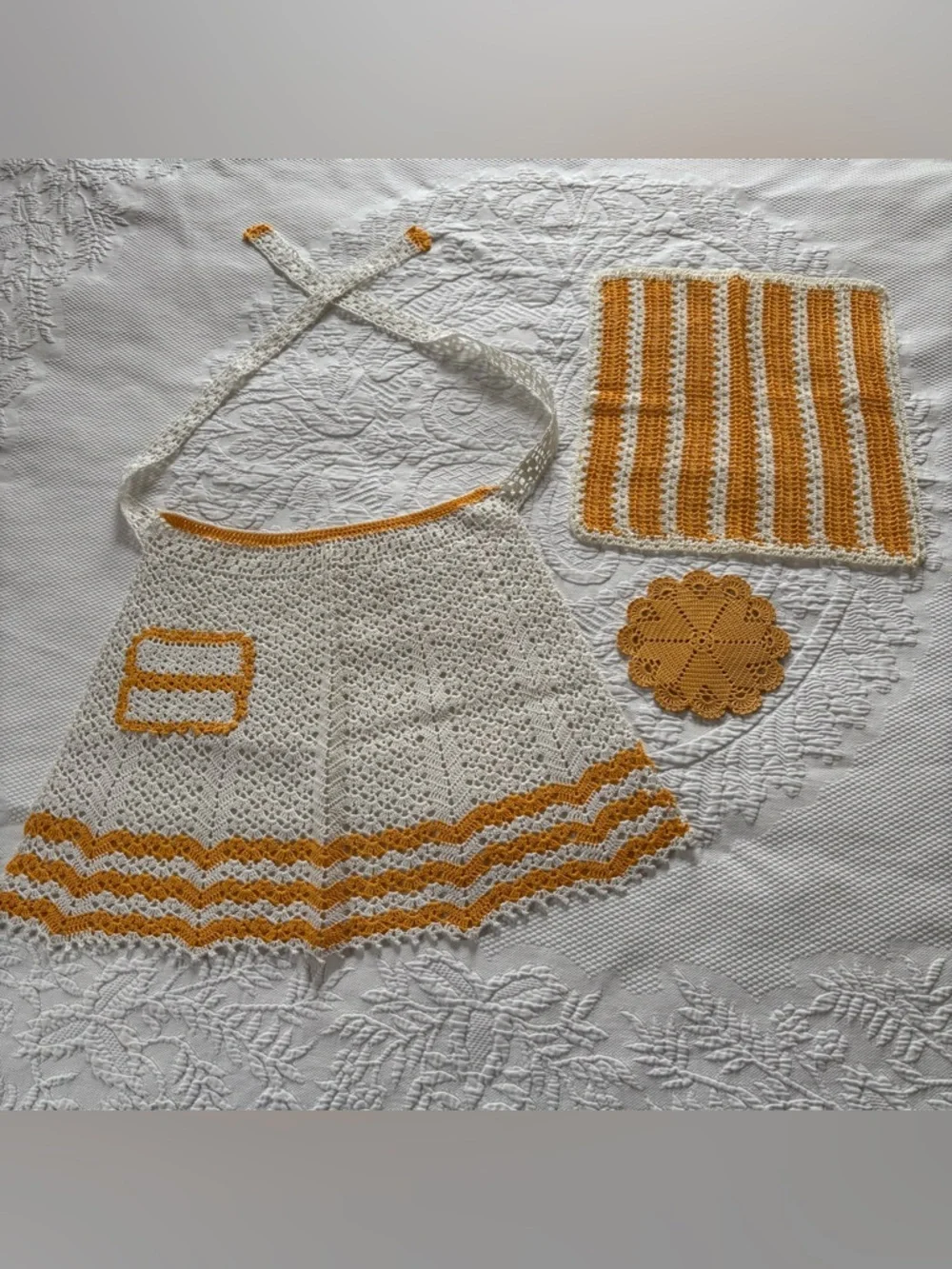 Vintage crocheted apron set handmade dish cloth pot holder housewife 50s